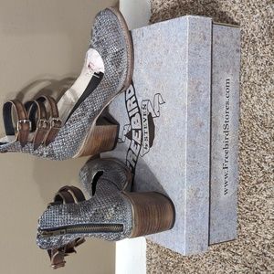 FREEBIRD blue multi snake. Brand New Size 9